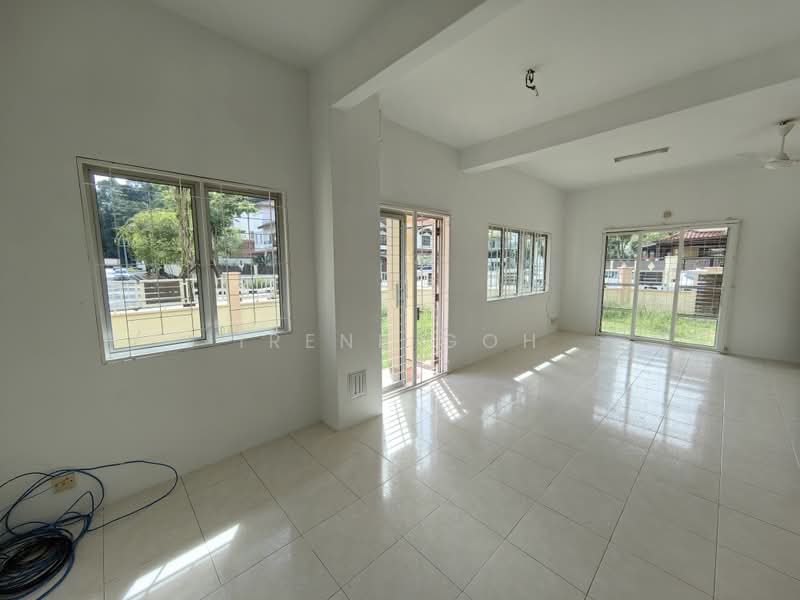 2-storey Terraced House for Rent in Tanjung Bungah (Penang) - Irene Goh - Living Room - PropertyGuru.com.my