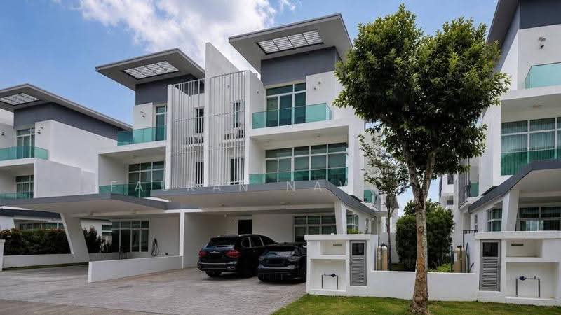 Semi-Detached House for Sale in Cyberjaya (Selangor) - Fauran Nawawi - Exterior - PropertyGuru.com.my