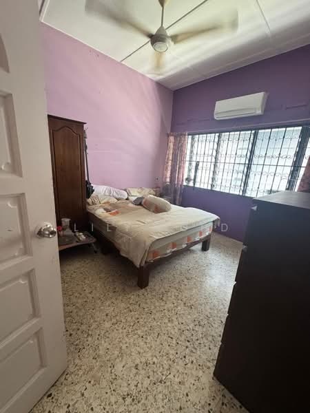 Rumah Berkembar untuk Dijual di Taman Nong Chik (Johor Bahru) - Lily Mohd - PropertyGuru.com.my