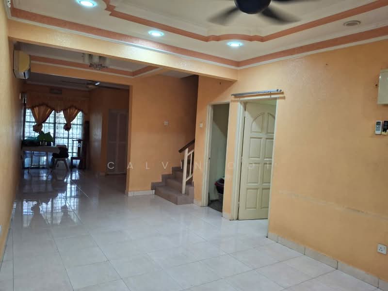 Rumah Teres 2-Tingkat untuk Dijual di Taman Tunas Muda (Sungai Ara) - Calvin Ooi - Living Room - PropertyGuru.com.my