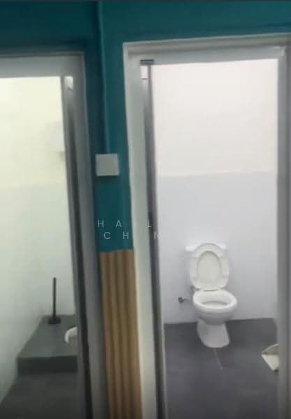 Shop / Office for Sale in Kawasan Perniagaan Teras Jaya (Butterworth) - Hailey Ch'ng - Bathroom - PropertyGuru.com.my