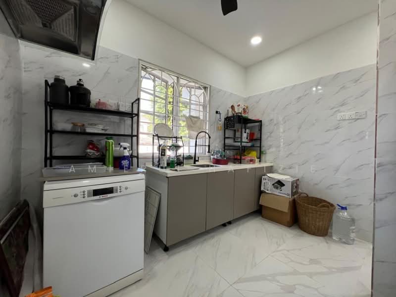 Terraced House for Sale in Bandar Bukit Puchong (Puchong) - Amierul Hafizie - Kitchen - PropertyGuru.com.my