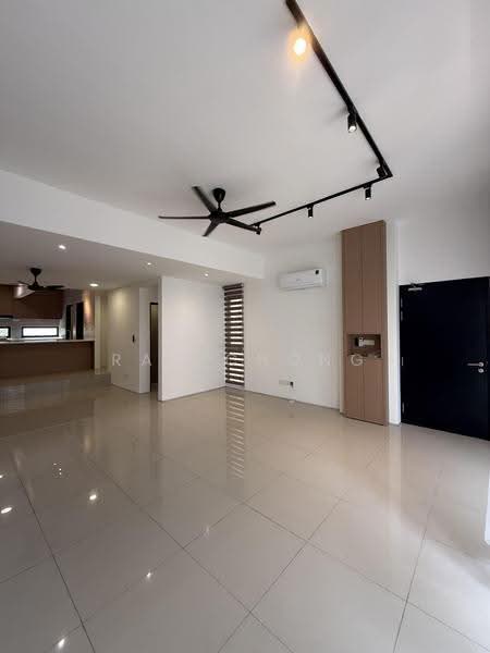 Rumah Bandar untuk Disewa di Petaling Jaya (Selangor) - Ray Chong - Living Room - PropertyGuru.com.my