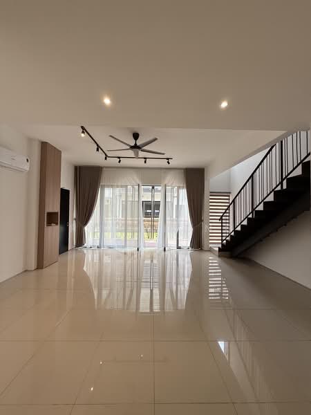 Rumah Bandar untuk Disewa di Petaling Jaya (Selangor) - Ray Chong - Living Room - PropertyGuru.com.my