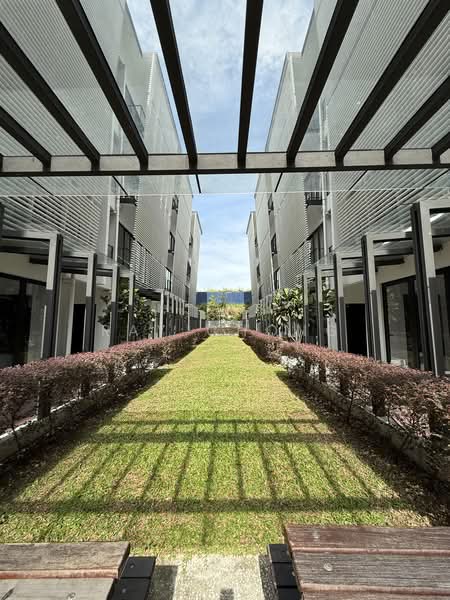 Rumah Bandar untuk Disewa di Petaling Jaya (Selangor) - Ray Chong - Garden - PropertyGuru.com.my