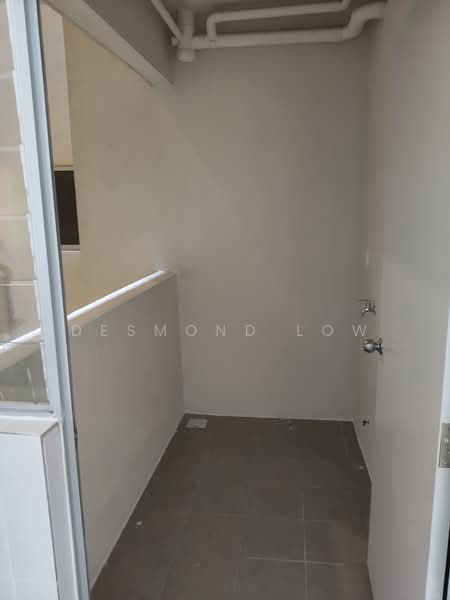 Kondominium untuk Disewa di Residensi Sateria - Desmond Low - Balcony - PropertyGuru.com.my