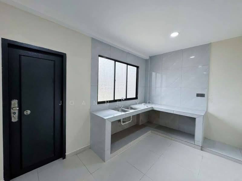 1-storey Terraced House for Sale in Ulu Tiram (Johor) - Joanne Yong - Kitchen - PropertyGuru.com.my
