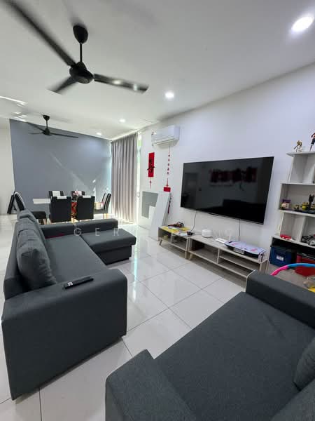 Rumah Teres 2-Tingkat untuk Disewa di Taman Mount Austin (Tebrau) - Gerard Lo - Living Room - PropertyGuru.com.my