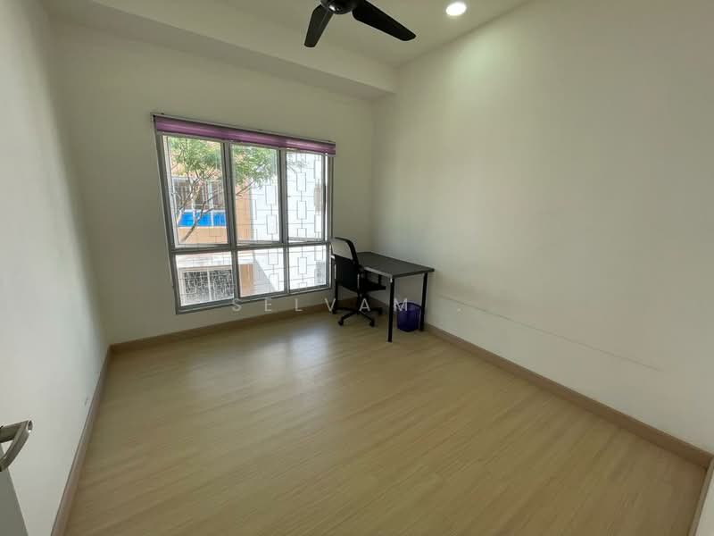 Rumah Bandar untuk Disewa di Dengkil (Selangor) - Selvam . - Bedroom 1 - PropertyGuru.com.my