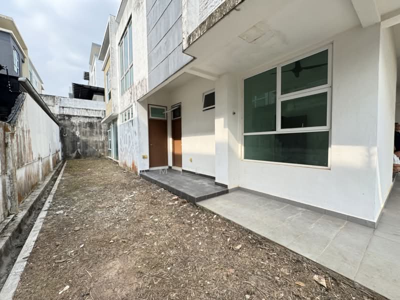Rumah Berkembar untuk Dijual di Taman Mount Austin (Tebrau) - Jamie Lee - Exterior - PropertyGuru.com.my