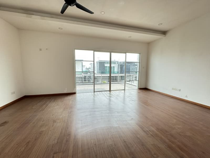 Rumah Berkembar untuk Dijual di Taman Mount Austin (Tebrau) - Jamie Lee - Balcony - PropertyGuru.com.my