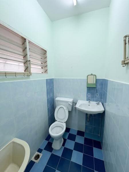 2-storey Terraced House for Sale in Menglembu (Perak) - Qazin Khoo - Bathroom - PropertyGuru.com.my