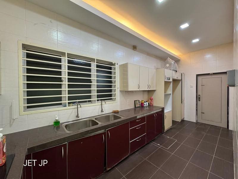Semi-Detached House for Sale in Bandar Botanic (Klang) - Lim Jeon - Kitchen - PropertyGuru.com.my