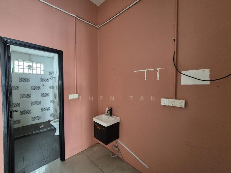 Kedai untuk Disewa di Bayan Baru (Penang) - Ethen Tan - Bathroom - PropertyGuru.com.my