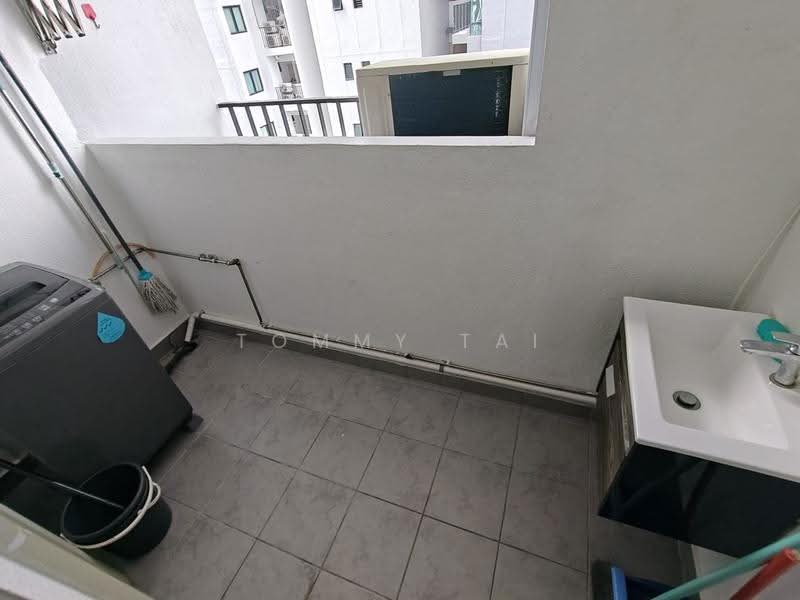 Kediaman Servis untuk Disewa di Southkey Mosaic - Tommy Tai - Balcony - PropertyGuru.com.my