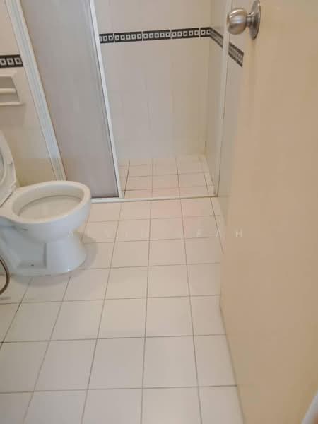 Service Residence for Sale at Maytower Serviced Residences - Alvin Seah - Bathroom - PropertyGuru.com.my