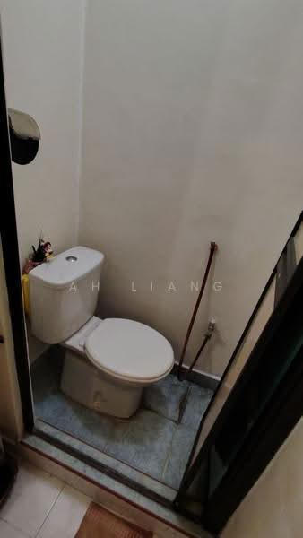 1-storey Terraced House for Sale in Taman Universiti (Skudai) - Ah Liang - Bathroom - PropertyGuru.com.my