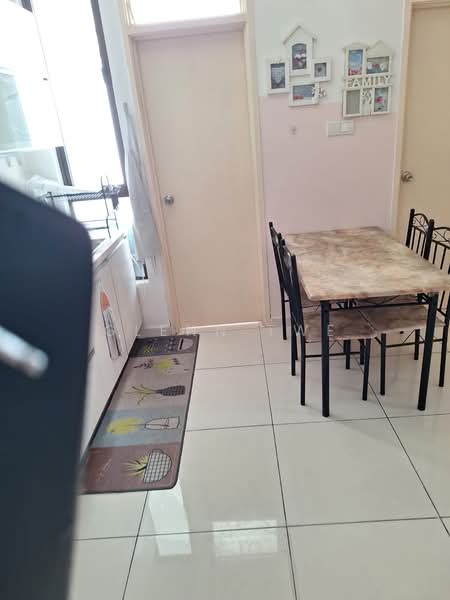 Kediaman Servis untuk Dijual di D'Summit Residences - Glenn Twe - Kitchen - PropertyGuru.com.my