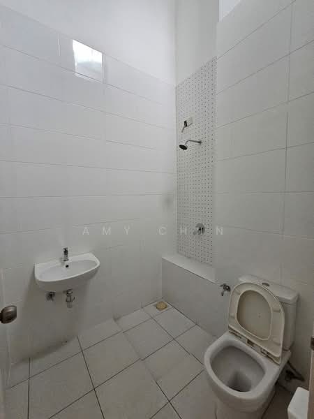Rumah Teres 2-Tingkat untuk Dijual di Eco Majestic (Semenyih) - Amy Chin - Bathroom - PropertyGuru.com.my