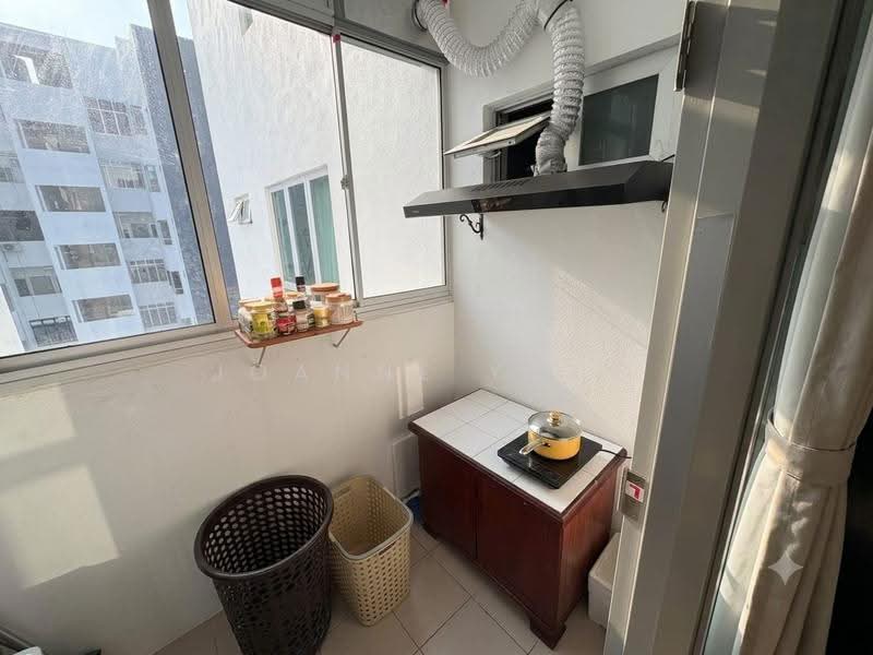 Kediaman Servis untuk Disewa di One 49 Residence - JOANNE YONG - Balcony - PropertyGuru.com.my
