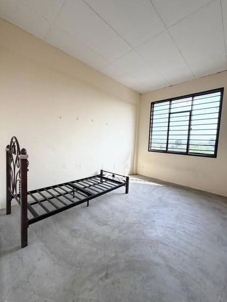 Rumah Teres untuk Dijual di Pekan Nanas (Johor) - Ah Liang - Bedroom - PropertyGuru.com.my