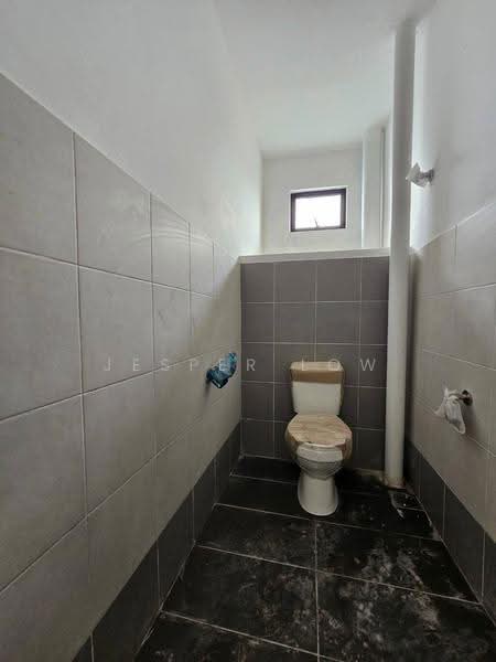 Cluster Factory for Sale in Eco Business Park 2 Senai (Senai) - Jesper Low - Bathroom - PropertyGuru.com.my