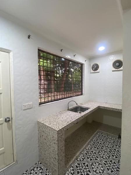 Rumah Teres 2-Tingkat untuk Disewa di Shah Alam (Selangor) - Abby Woo - Kitchen - PropertyGuru.com.my