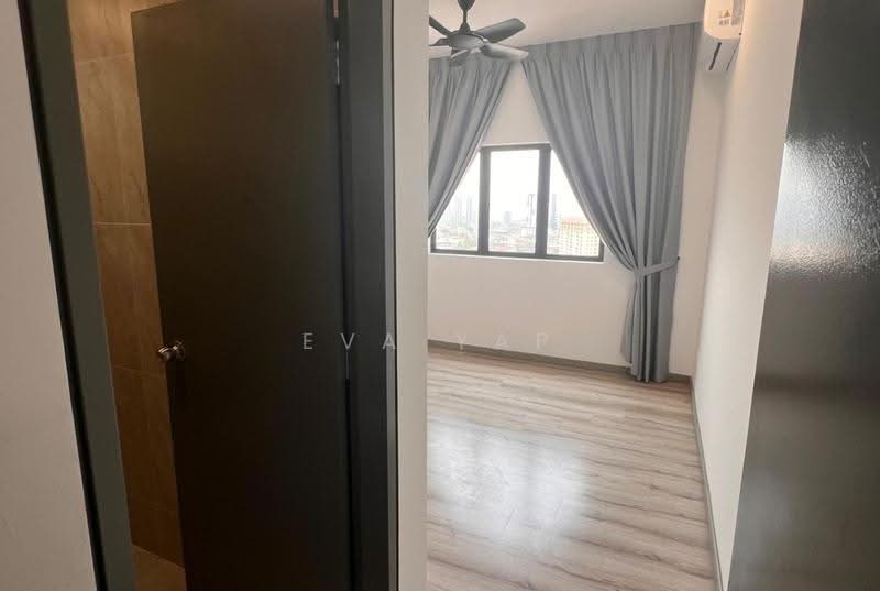 Kondominium untuk Dijual di The Herz - Eva Yap - Bedroom - PropertyGuru.com.my