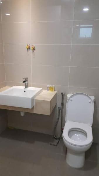 Condominium for Rent at Scenaria @ North Kiara Hills - Leon Teh - Bathroom - PropertyGuru.com.my