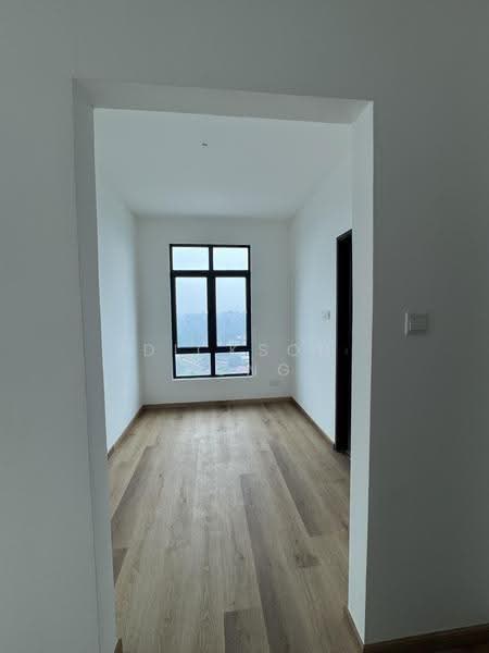 Condominium for Sale at Sapphire On The Park - Dickson Yong - Master Bedroom Walk-in Closet Area - PropertyGuru.com.my