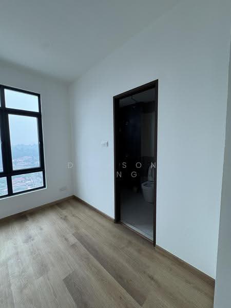 Condominium for Sale at Sapphire On The Park - Dickson Yong - Master Bedroom Walk-in Closet Area - PropertyGuru.com.my