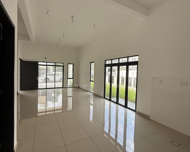 2-storey Terraced House for Sale in Bandar Kinrara (Selangor) - Danny Lee - Living Room - PropertyGuru.com.my