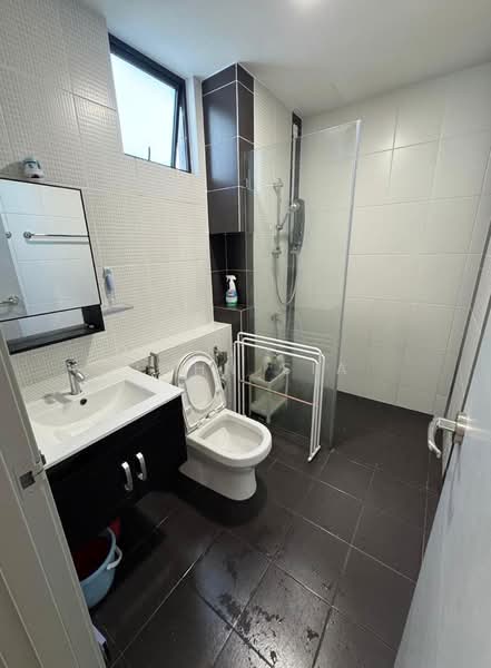 Pangsapuri untuk Disewa di Austin Regency (Pangsapuri Austin Perdana) - John Sia - Bathroom - PropertyGuru.com.my