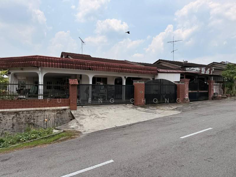 1-storey Terraced House for Sale in Ulu Tiram (Johor) - Fu Heng Chong - Exterior - PropertyGuru.com.my
