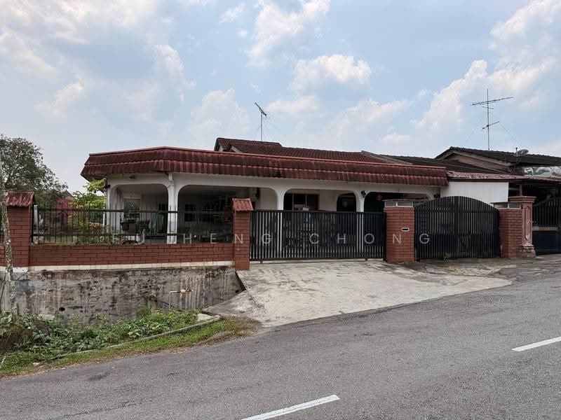 1-storey Terraced House for Sale in Ulu Tiram (Johor) - Fu Heng Chong - Exterior - PropertyGuru.com.my