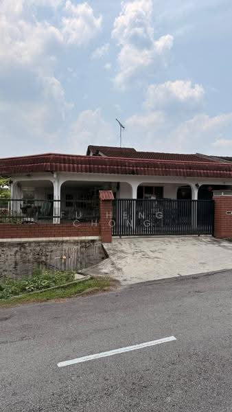 1-storey Terraced House for Sale in Ulu Tiram (Johor) - Fu Heng Chong - Exterior - PropertyGuru.com.my