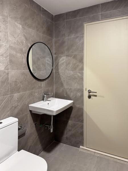 Kondominium untuk Disewa di Quinn Residence - Kim Ling - Bathroom 2 - PropertyGuru.com.my