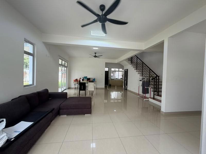 Rumah Teres 2-Tingkat untuk Dijual di Taman Molek (Johor Bahru) - Vic Lim - Living Room - PropertyGuru.com.my