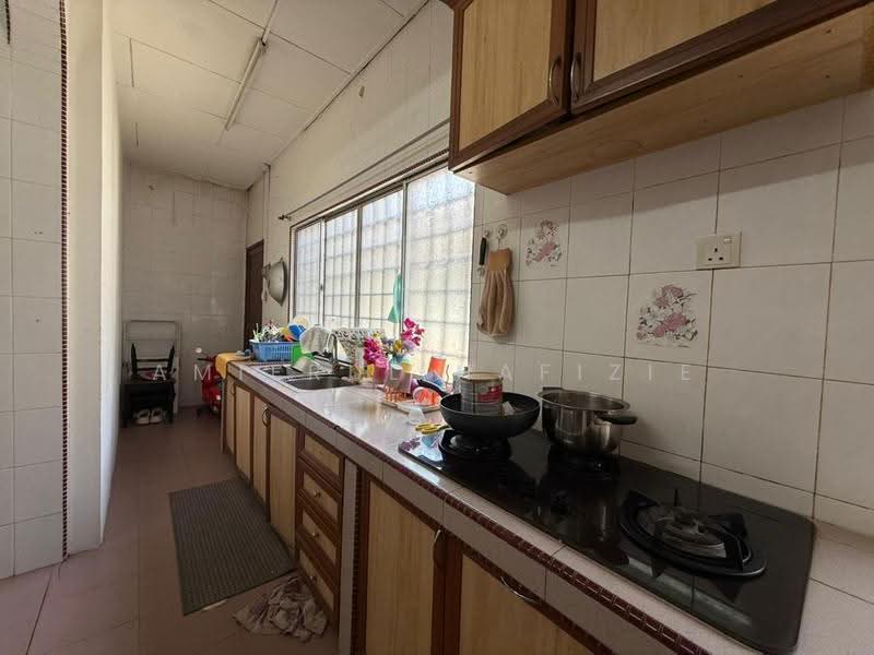 2-storey Terraced House for Sale in Seksyen 7 (Shah Alam) - Amierul Hafizie - Kitchen - PropertyGuru.com.my