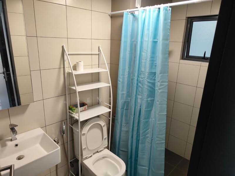 Service Residence for Sale at D'Quince Residences - Kent Tee - Bathroom - PropertyGuru.com.my