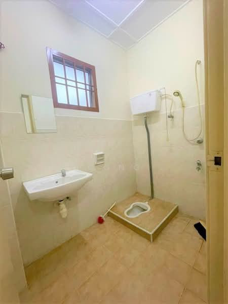 Rumah Teres 2-Tingkat untuk Dijual di Taman Setia Indah (Tebrau) - Yucong . - Bathroom - PropertyGuru.com.my