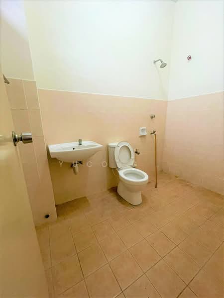 Rumah Teres 2-Tingkat untuk Dijual di Taman Setia Indah (Tebrau) - Yucong . - Bathroom - PropertyGuru.com.my