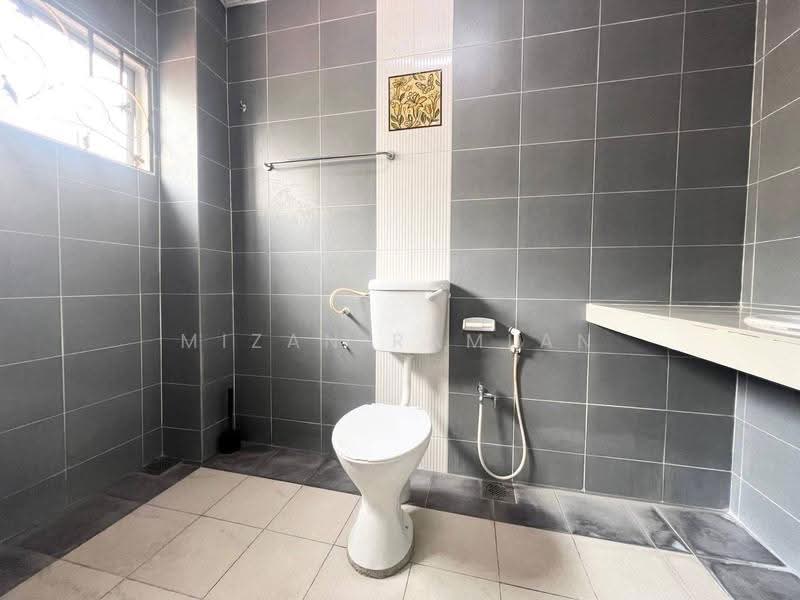 Rumah Teres 2-Tingkat untuk Dijual di Taman Bukit Ria (Kajang) - Mizan Ramlan - Bathroom - PropertyGuru.com.my
