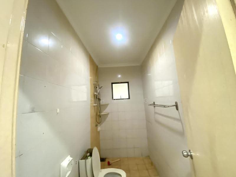 2-storey Terraced House for Rent in Bandar Kinrara Seksyen 9 (Bandar Kinrara) - Kho Chng Guan - Bathroom - PropertyGuru.com.my