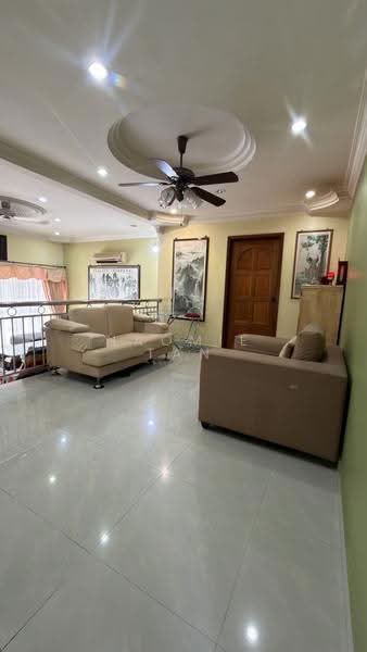 Rumah Berkembar untuk Dijual di Taman Overseas Union (Taman Oug) (Jalan Klang Lama (Old Klang Road)) - Naomie Tan - Living Room - PropertyGuru.com.my