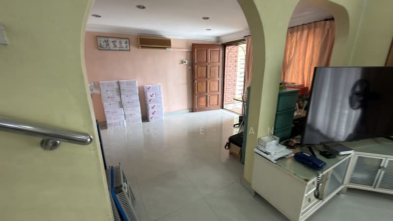 Rumah Berkembar untuk Dijual di Taman Overseas Union (Taman Oug) (Jalan Klang Lama (Old Klang Road)) - Naomie Tan - Living Room - PropertyGuru.com.my
