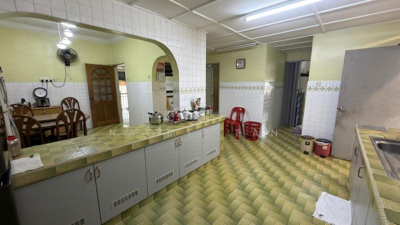 Rumah Berkembar untuk Dijual di Taman Overseas Union (Taman Oug) (Jalan Klang Lama (Old Klang Road)) - Naomie Tan - Kitchen - PropertyGuru.com.my