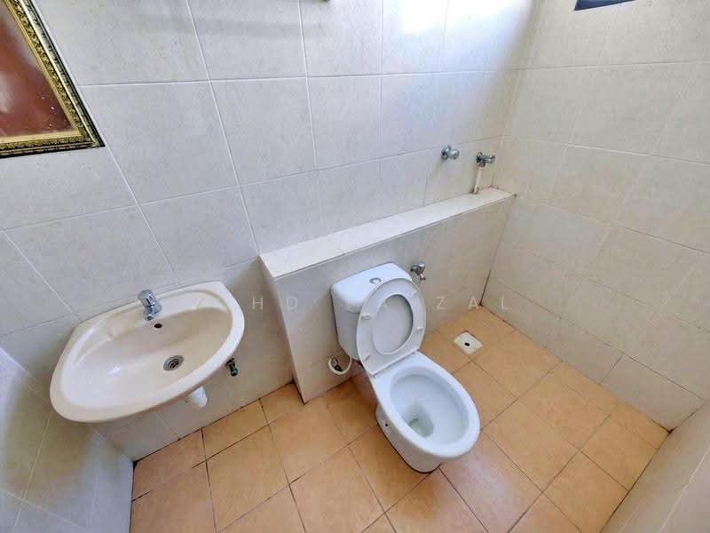 2-storey Terraced House for Sale in Bandar Baru Bangi (Selangor) - Mohd Faizal - Bathroom - PropertyGuru.com.my