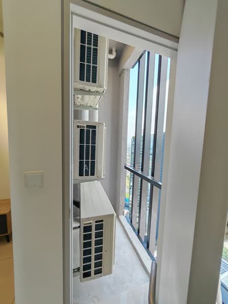 Kediaman Servis untuk Disewa di BeCentral @ i-City - Ray Lee - Balcony - PropertyGuru.com.my