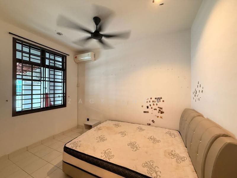 2-storey Terraced House for Sale in Taman Pelangi Indah (Ulu Tiram) - Zack Chow - Bedroom - PropertyGuru.com.my